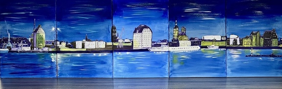 Stralsund, Ansicht über dem Strelasund in der blauen Stunde